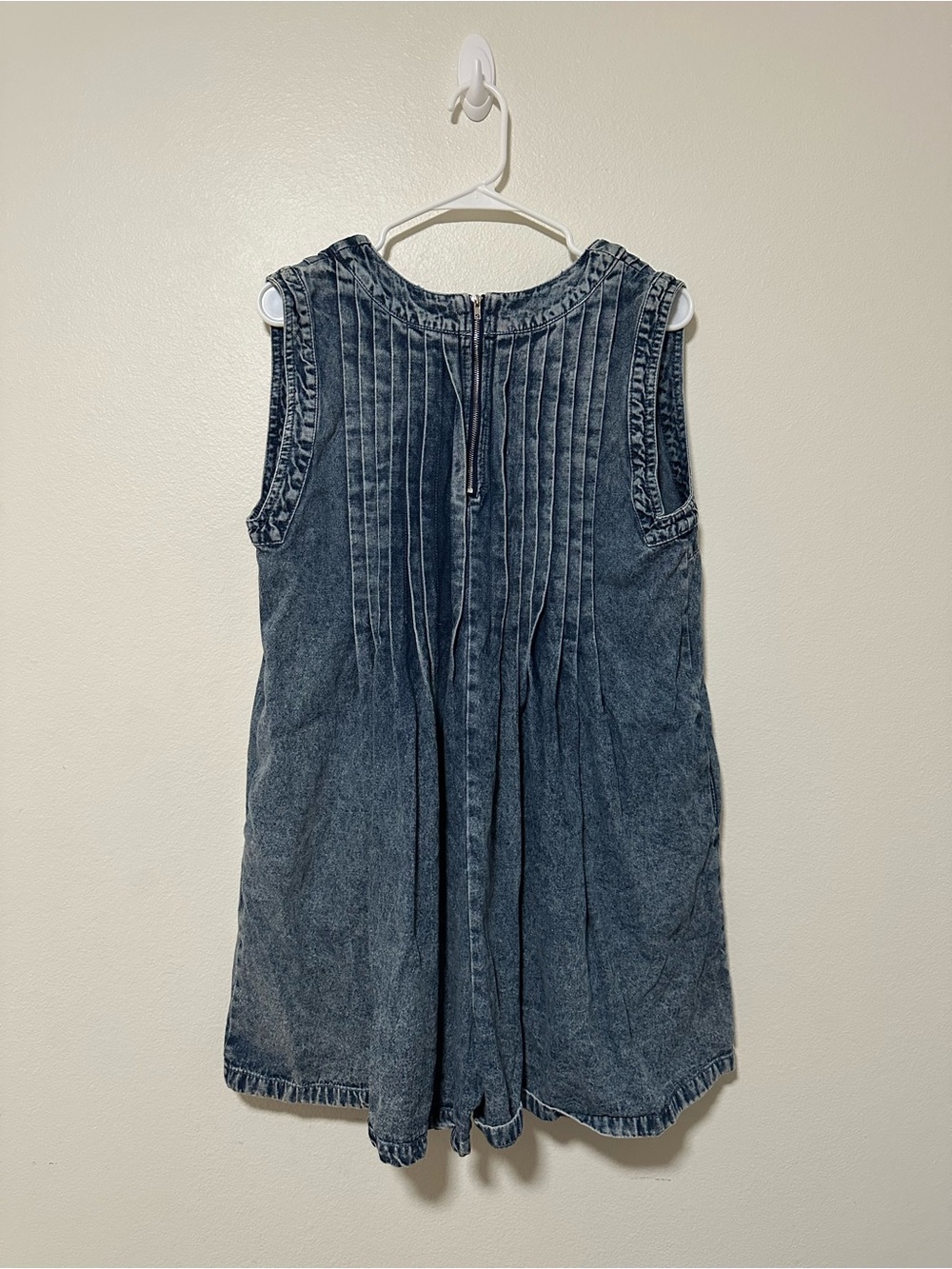 Sleeveless Pleated Tie Front Washed Denim Romper Jumpsuit - Picture 5 of 5